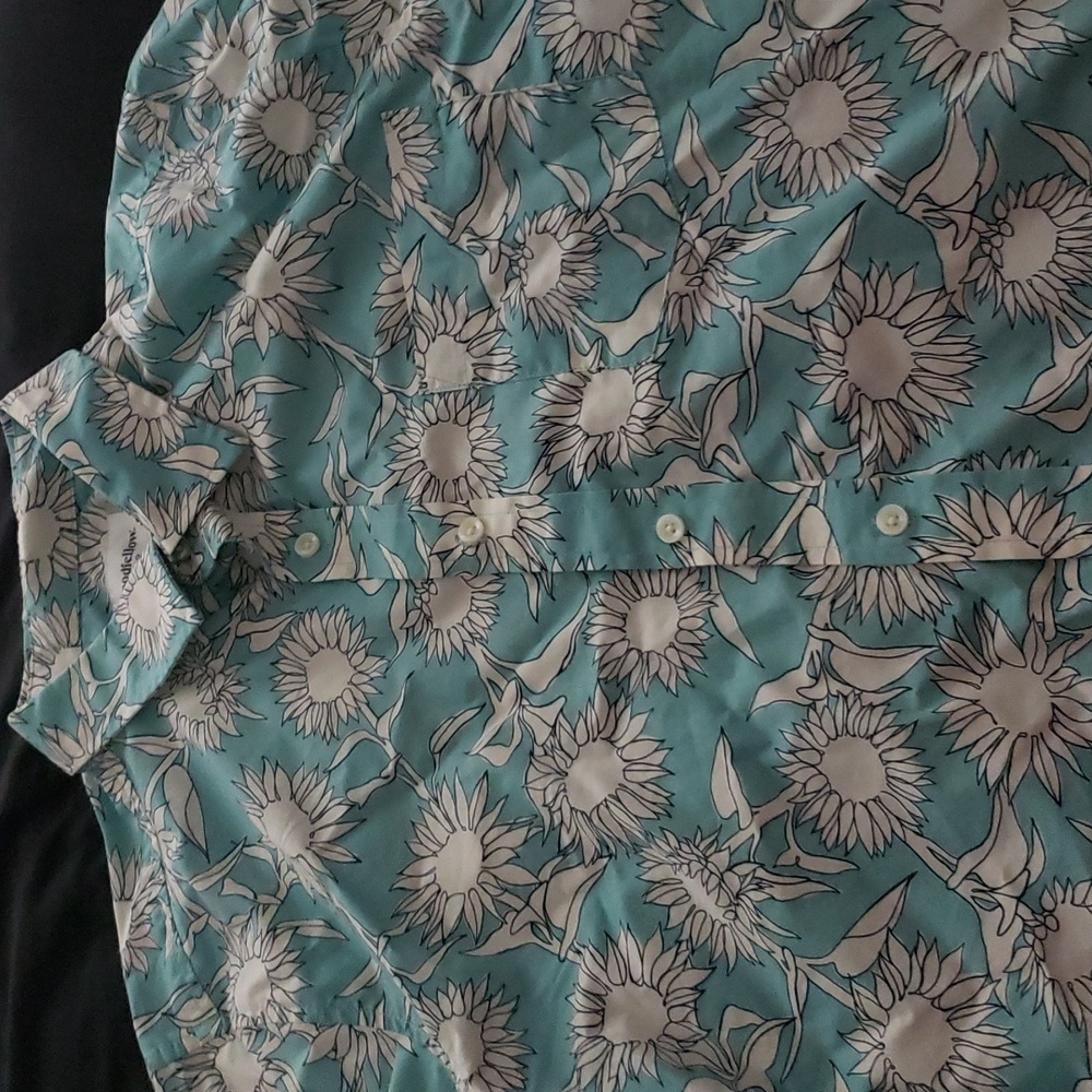 (ACCEPTING ALL OFFERS) Floral Dress Shirt